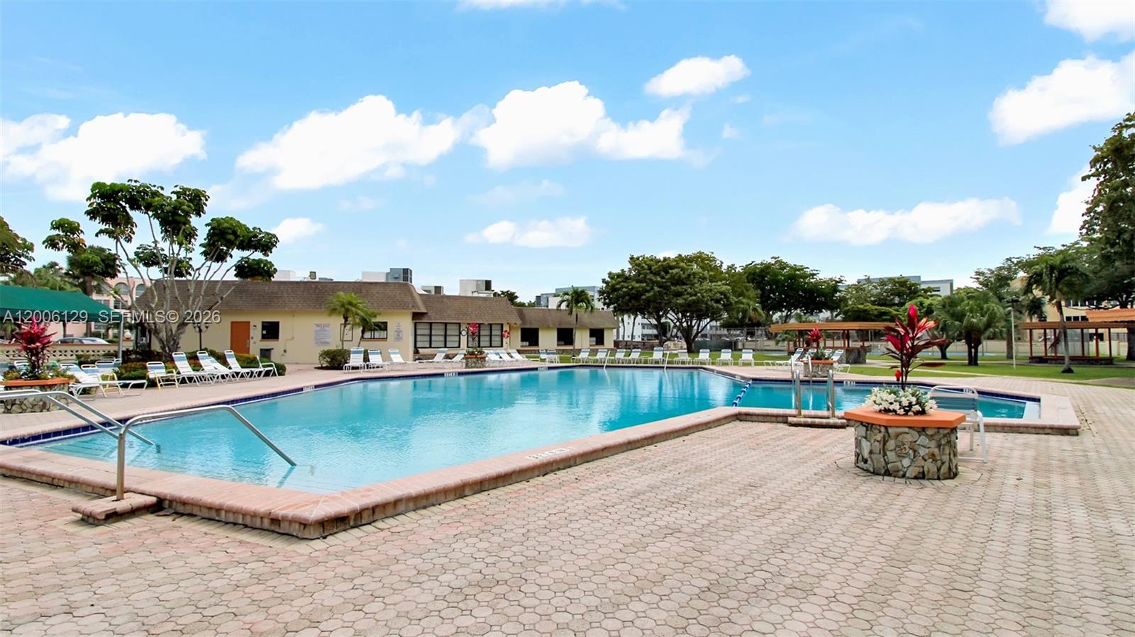 SAPPHIRE CONDO - Residential