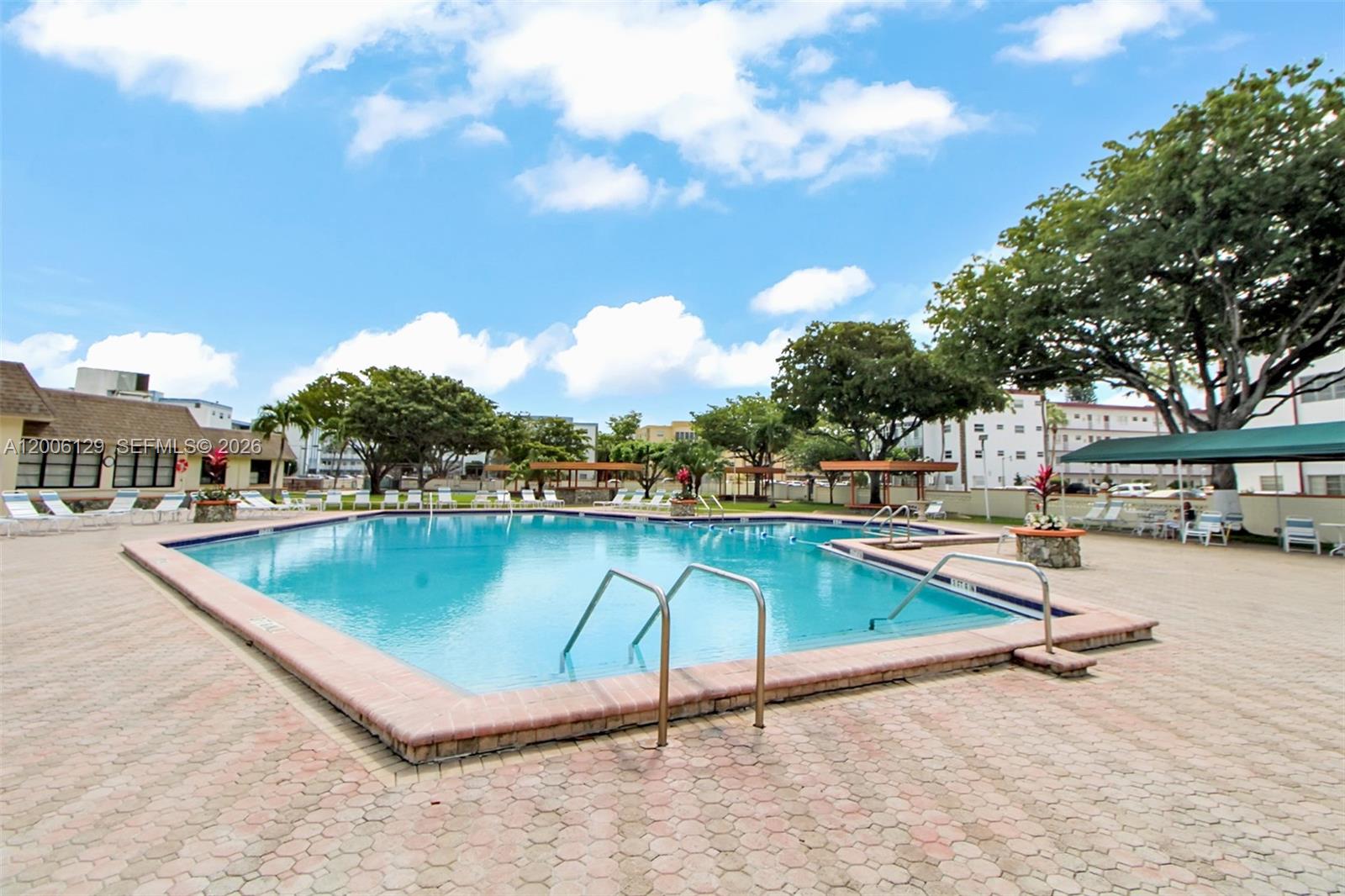 SAPPHIRE CONDO - Residential