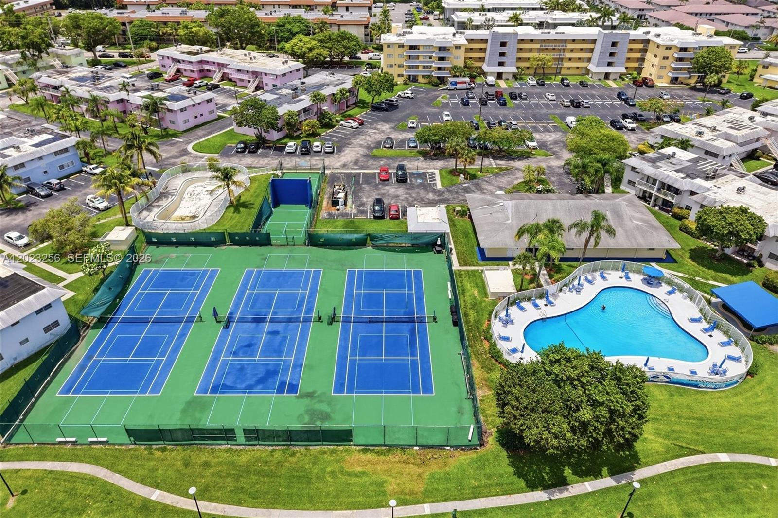 VILLAGE AT DADELAND CONDO - Residential