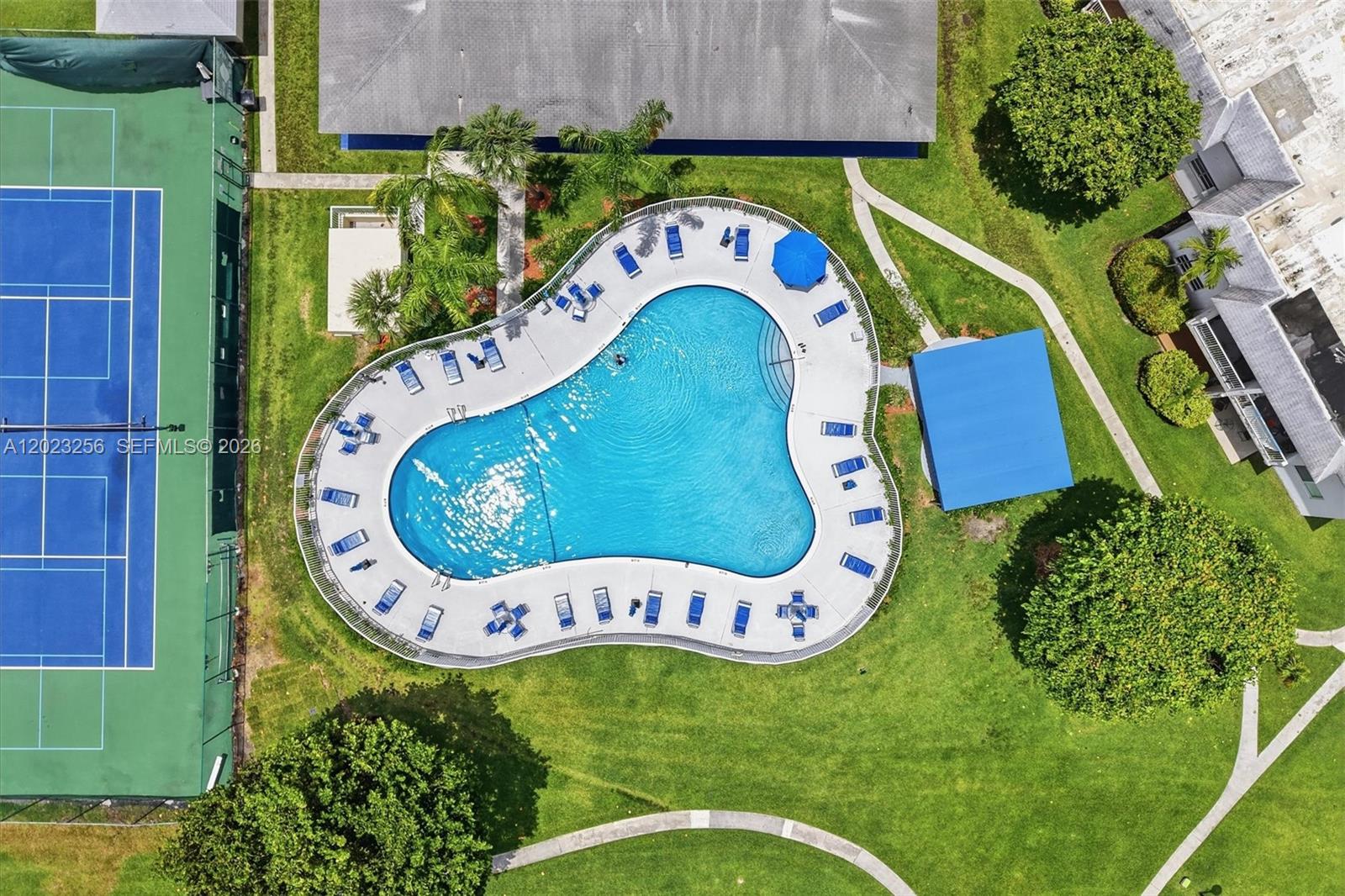 VILLAGE AT DADELAND CONDO - Residential