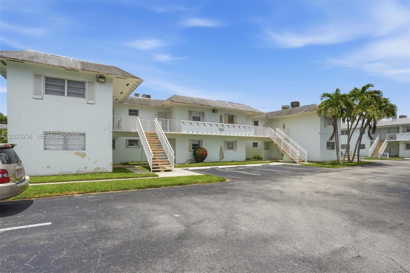 Welcome to Village at Dadeland! This well-maintained ground-floor 1-bedroom, 1-bathroom unit features an open-concept living floor plan designed for comfort and functionality. one assigned parking space included and is ideally located with close proximity to Dadeland Mall, the Metro Station, and major highways, providing convenience and easy access to shopping, dining, and commuting routes.
