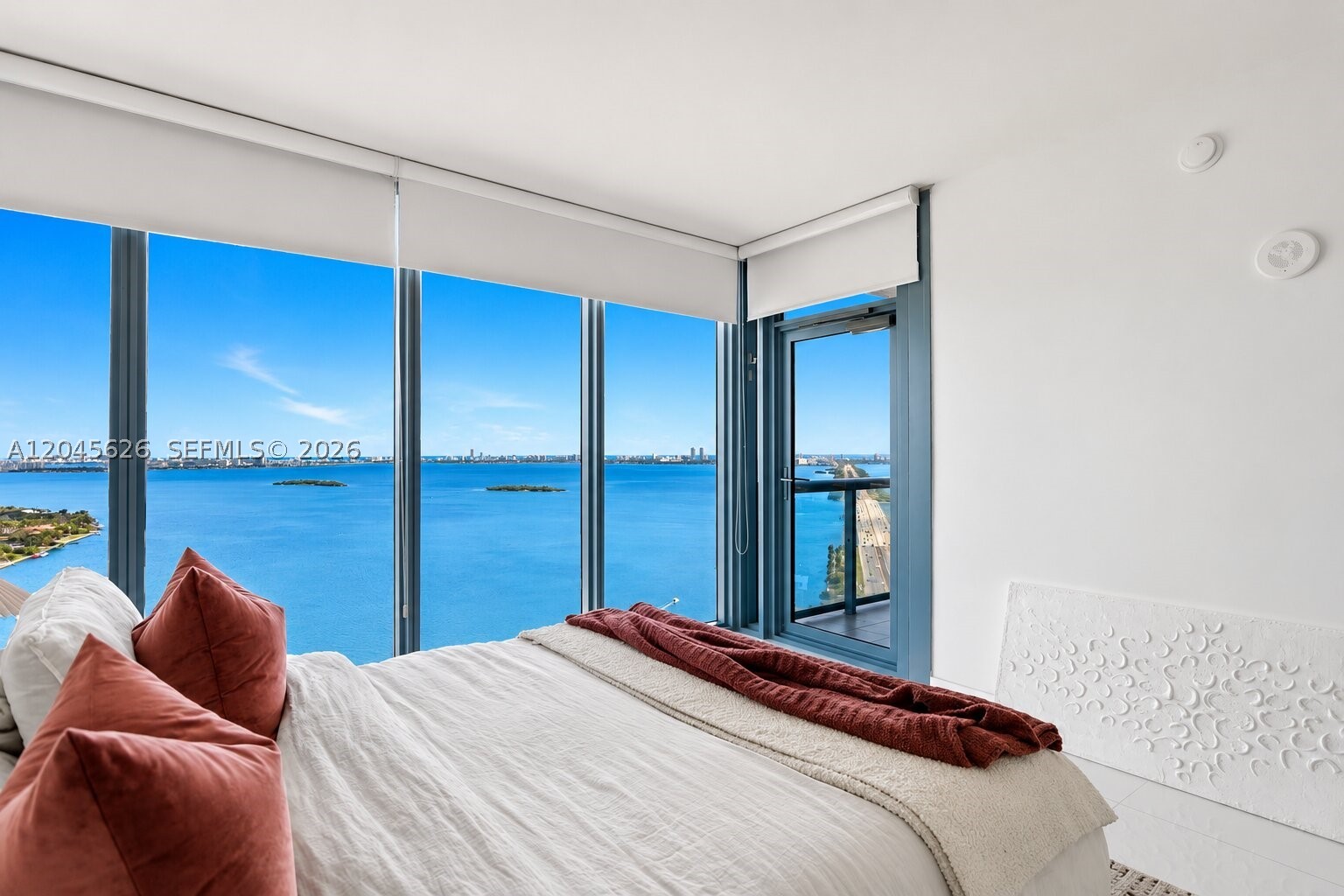 BLUE CONDO - Residential Lease