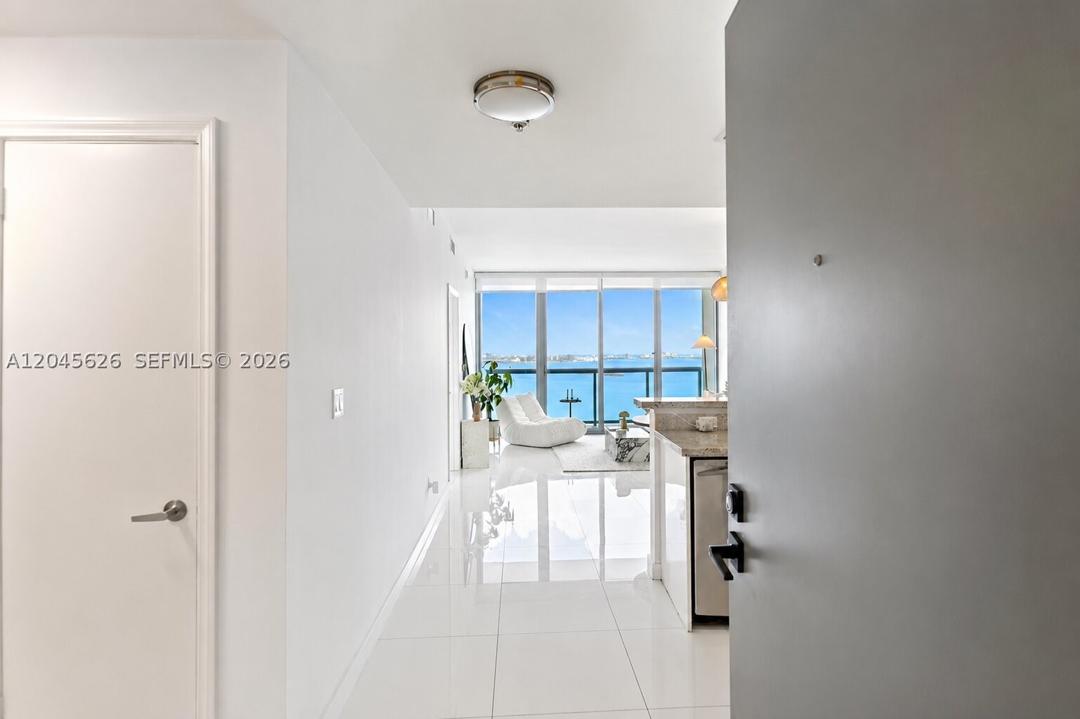 BLUE CONDO - Residential Lease