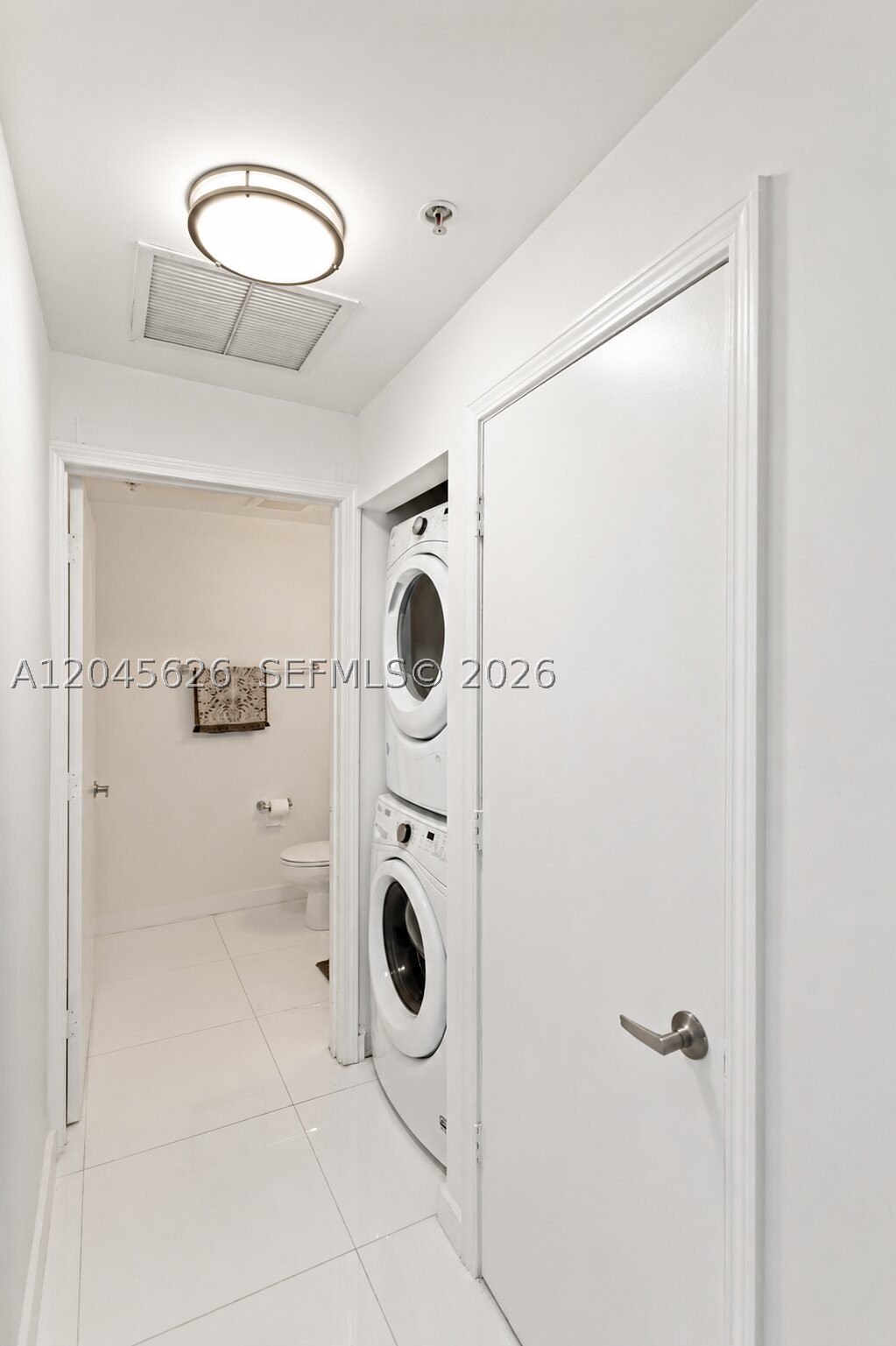 BLUE CONDO - Residential Lease