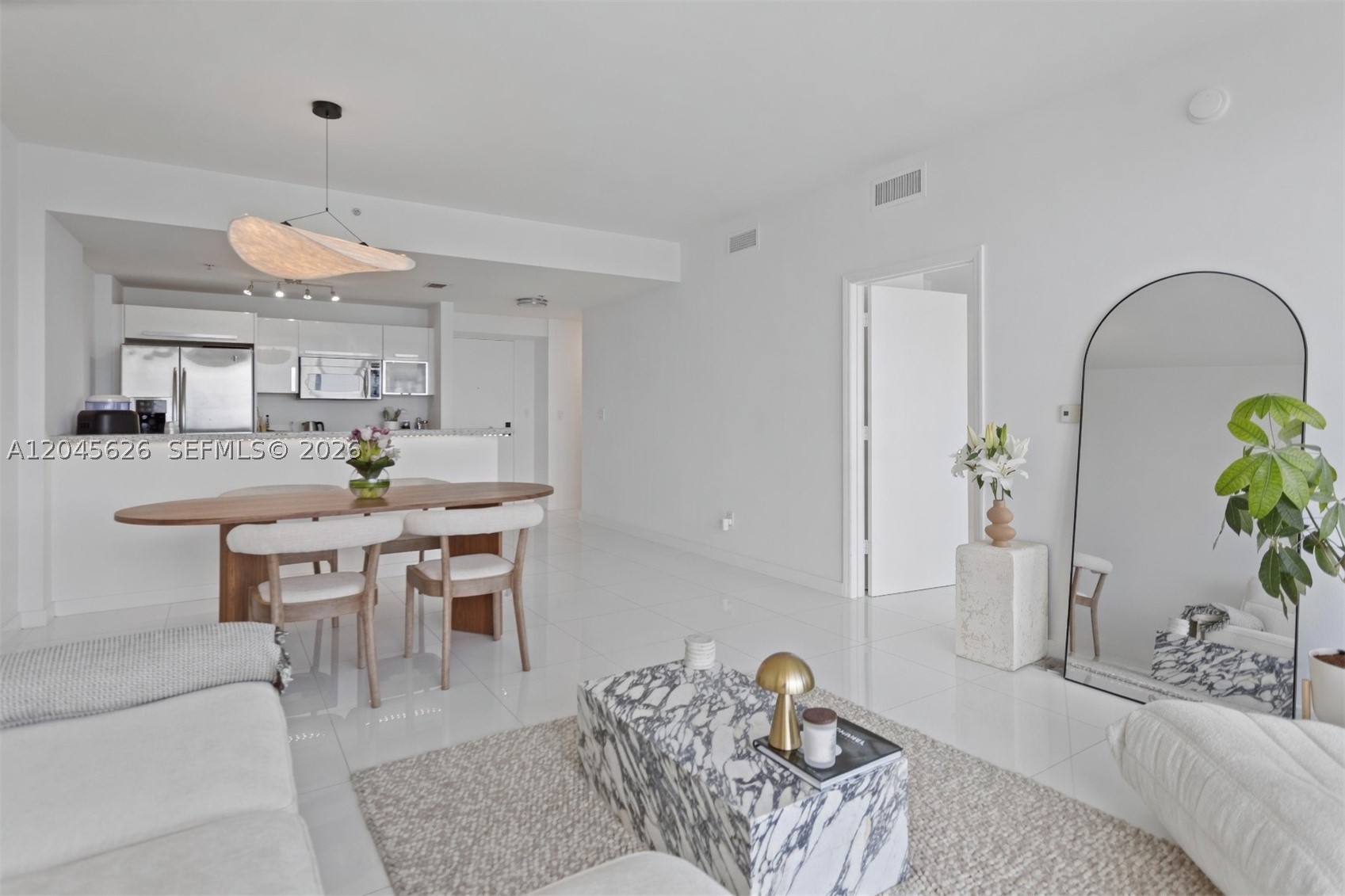 BLUE CONDO - Residential Lease