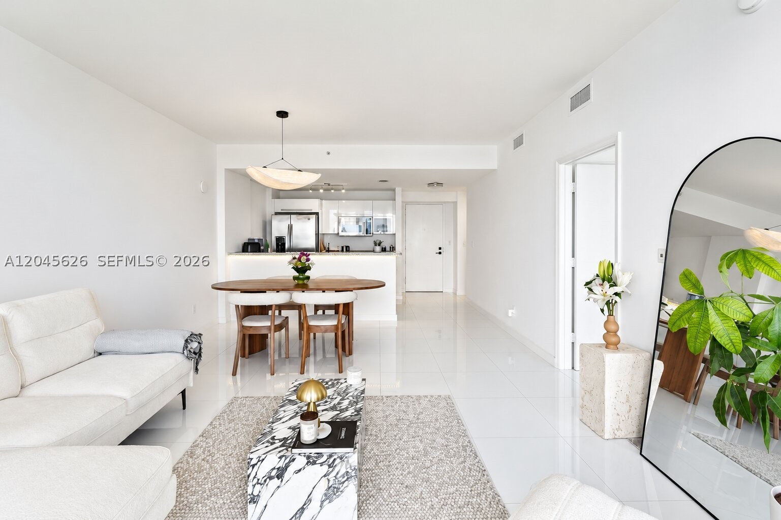 BLUE CONDO - Residential Lease