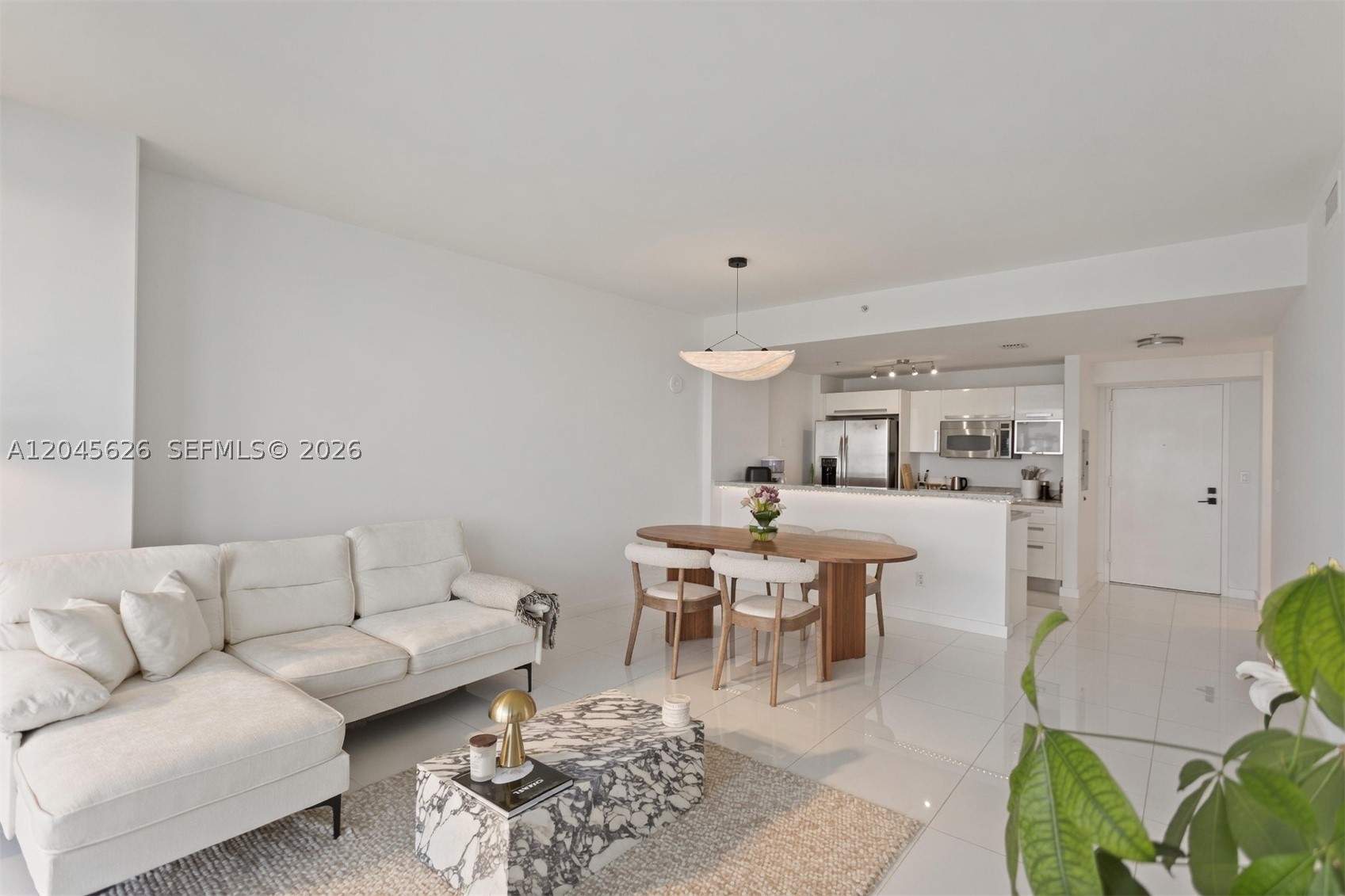 BLUE CONDO - Residential Lease