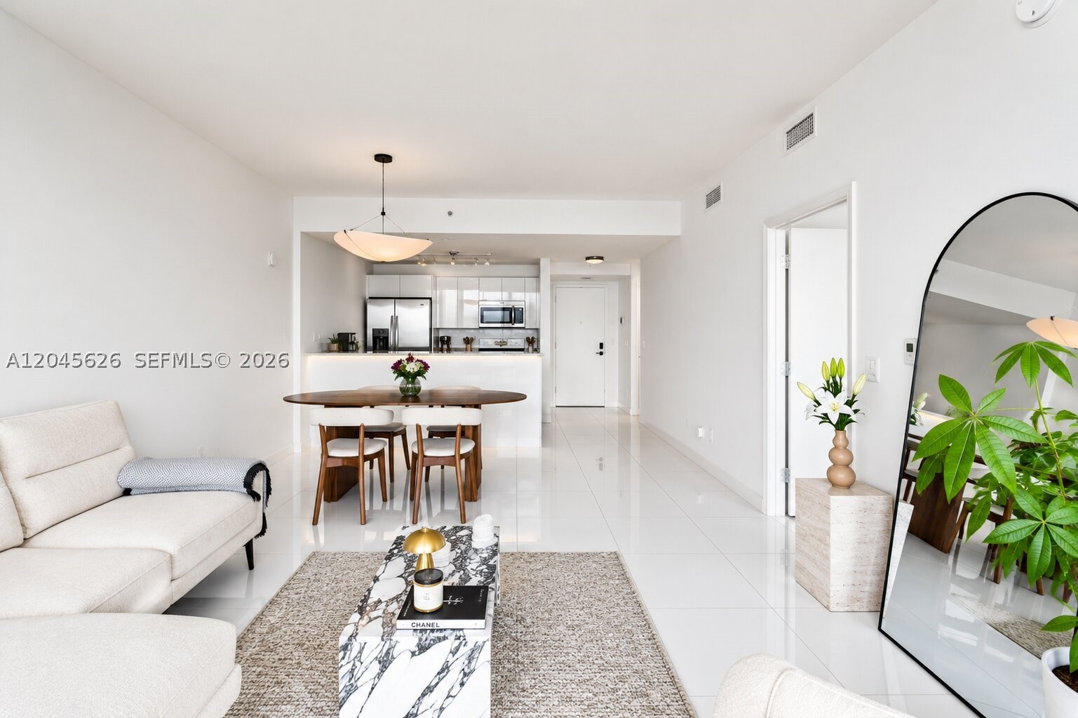 BLUE CONDO - Residential Lease