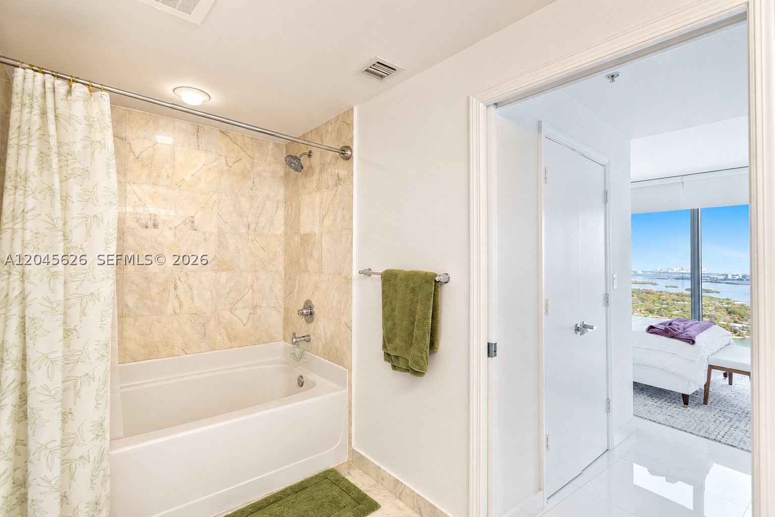 BLUE CONDO - Residential Lease