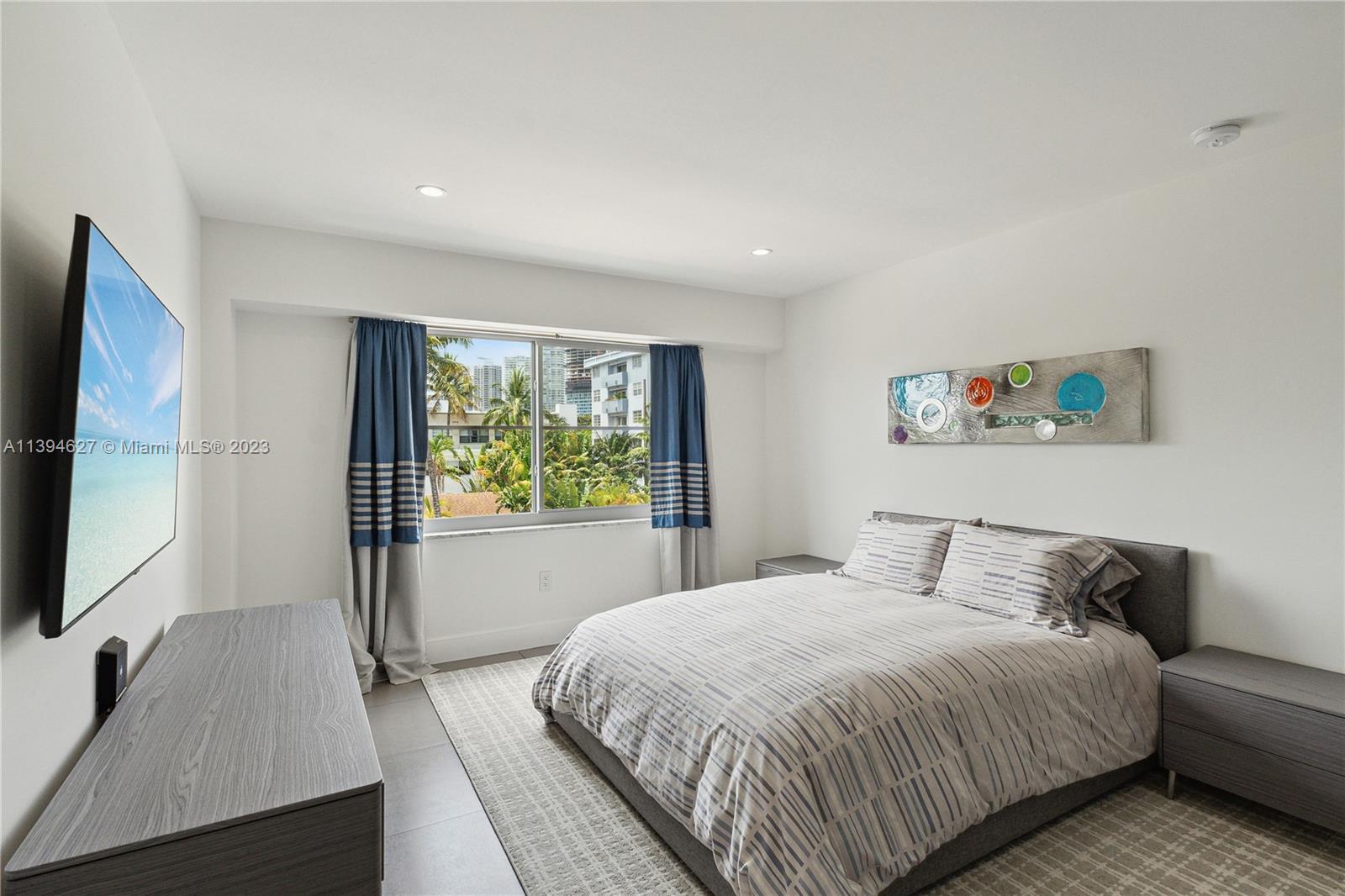 PARKVIEW HOUSE CONDO - Residential