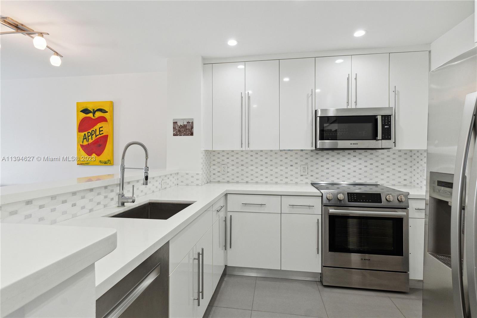 PARKVIEW HOUSE CONDO - Residential