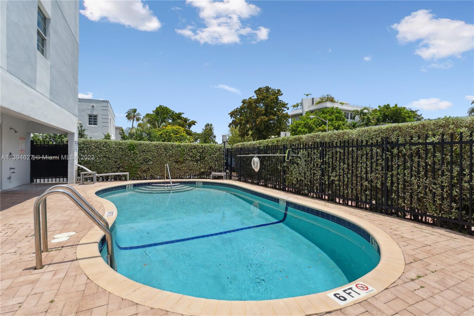 PARKVIEW HOUSE CONDO - Residential