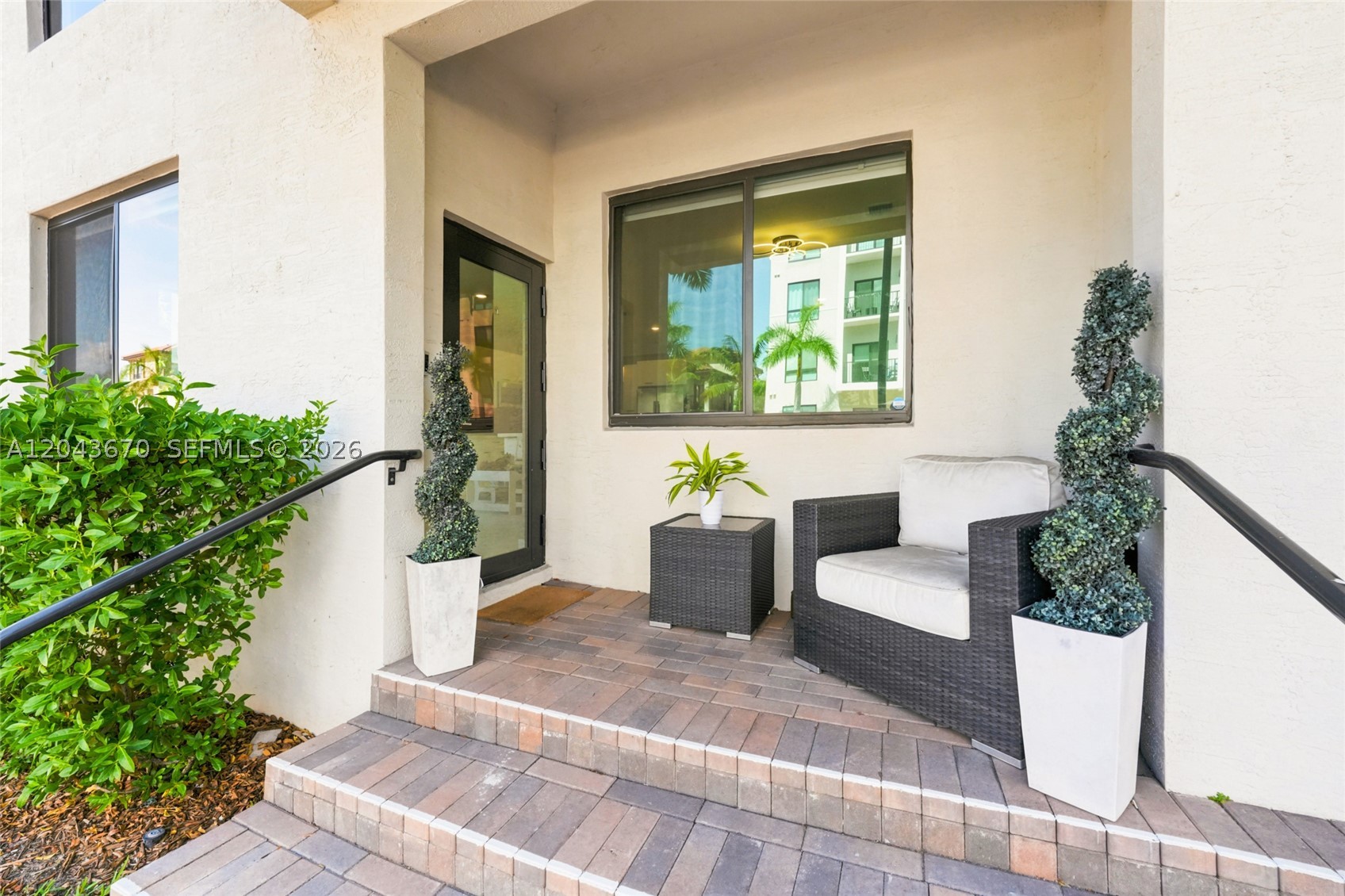 DOWNTOWN DORAL SOUTH PHAS - Residential
