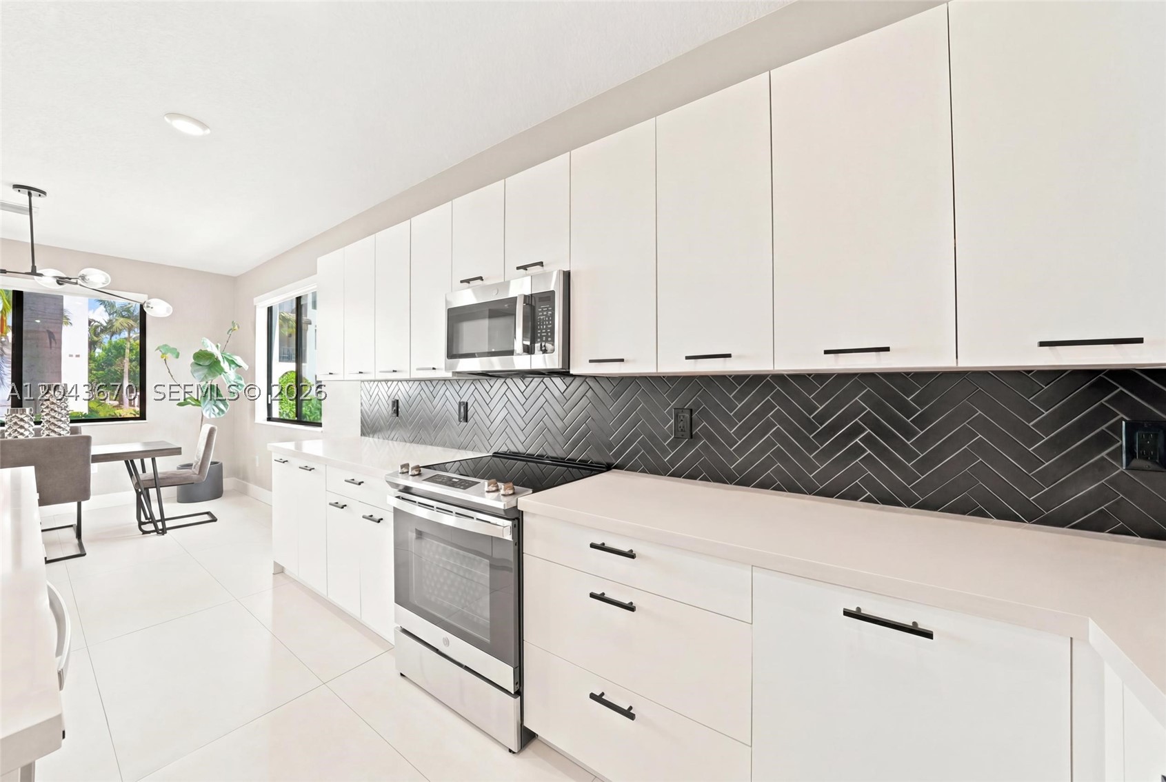 DOWNTOWN DORAL SOUTH PHAS - Residential