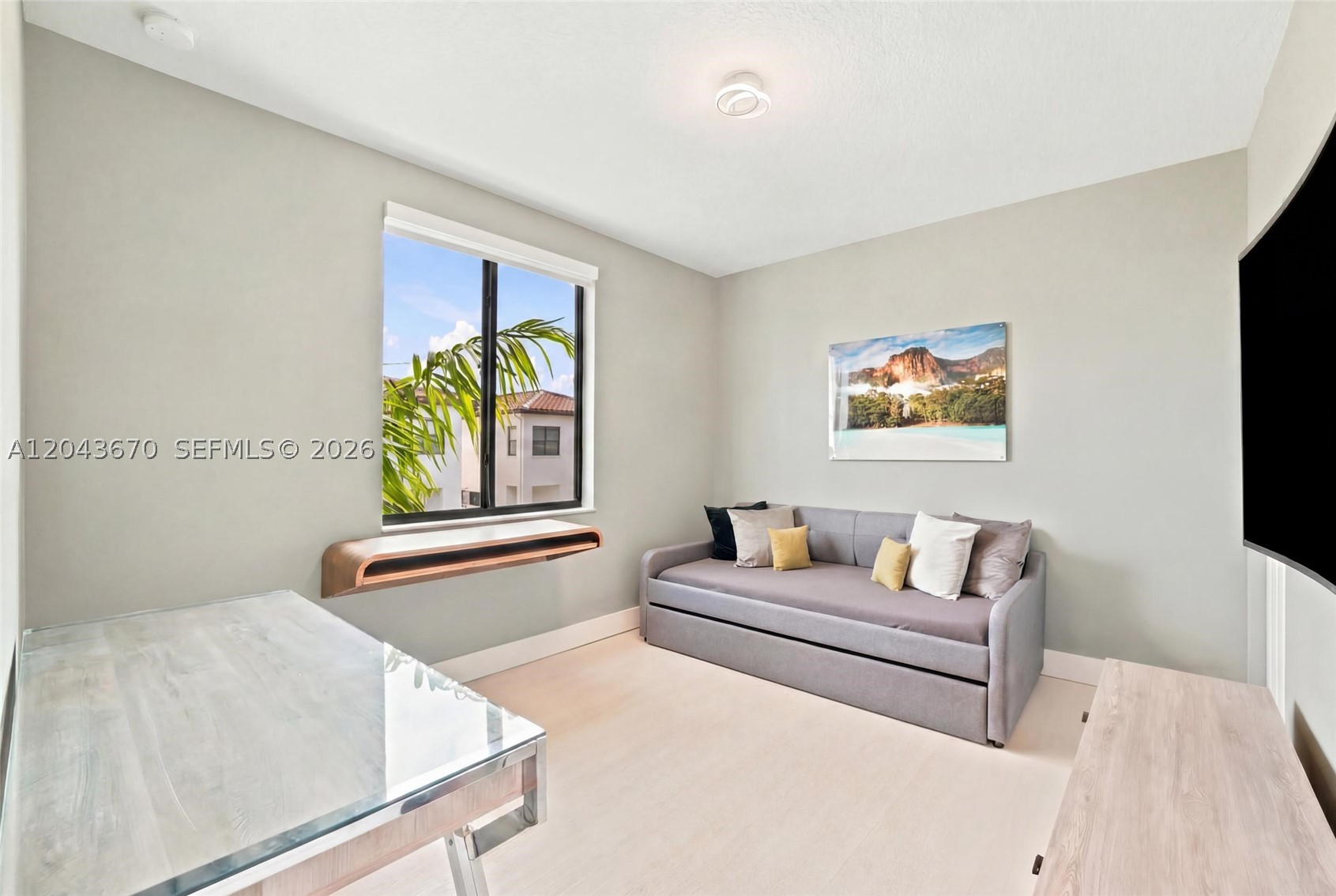 DOWNTOWN DORAL SOUTH PHAS - Residential