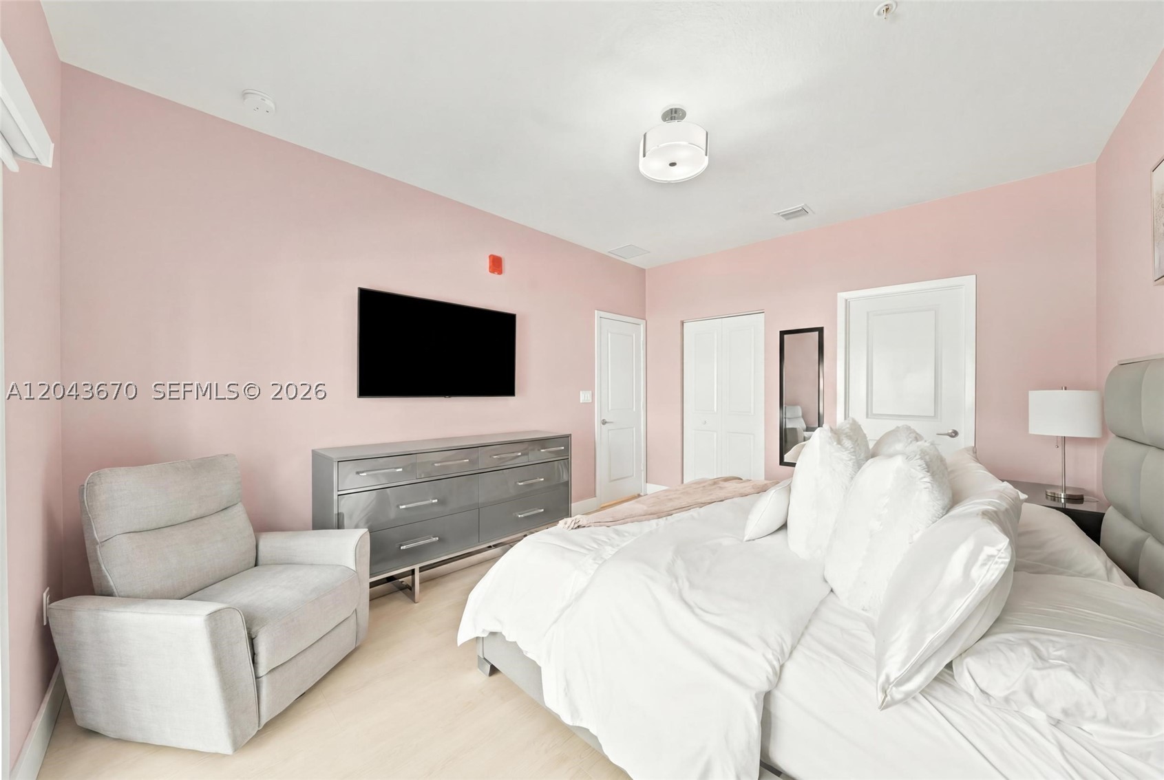 DOWNTOWN DORAL SOUTH PHAS - Residential