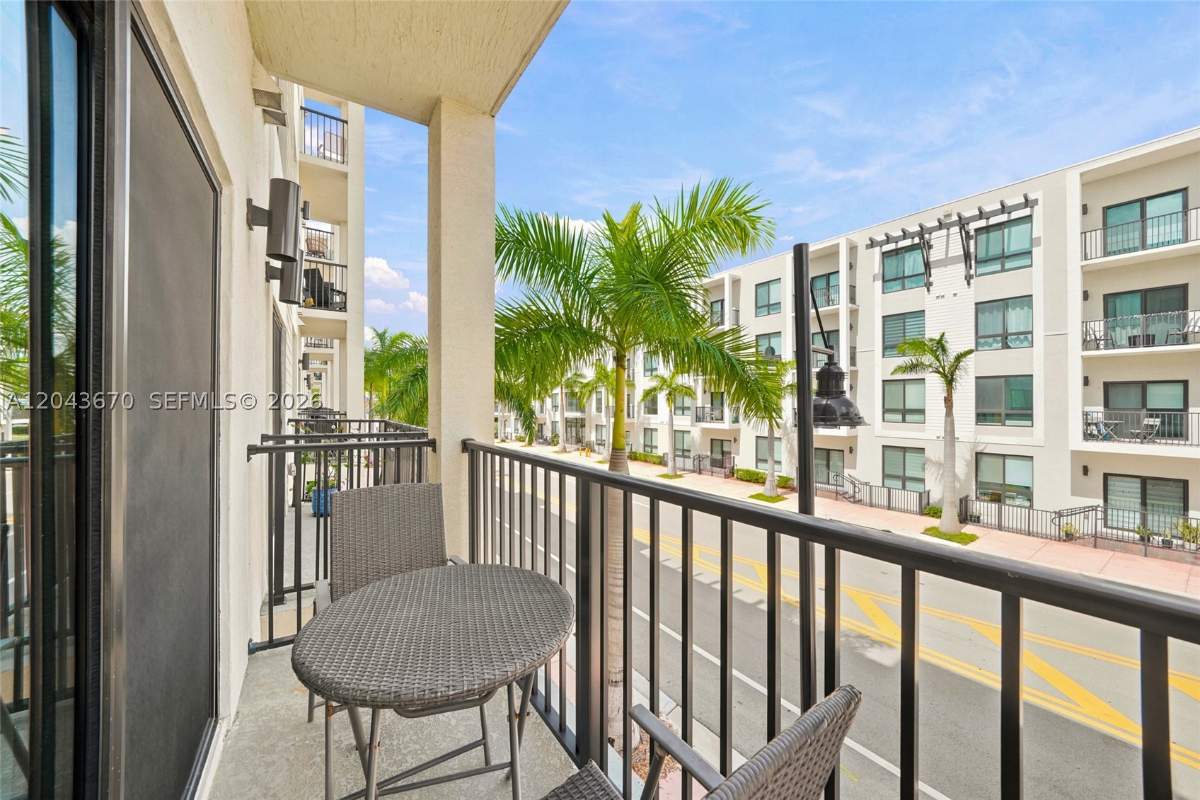 DOWNTOWN DORAL SOUTH PHAS - Residential