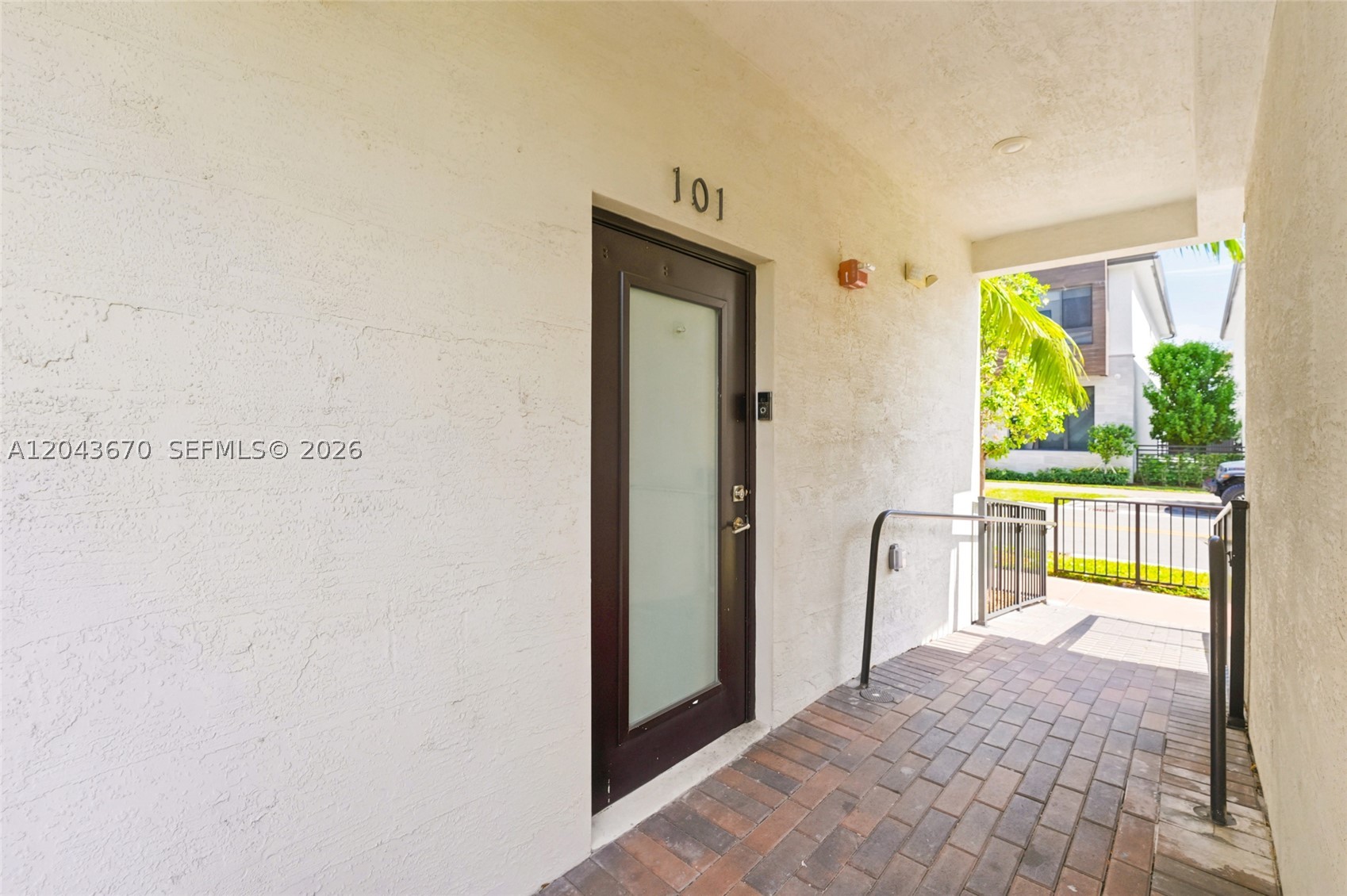DOWNTOWN DORAL SOUTH PHAS - Residential