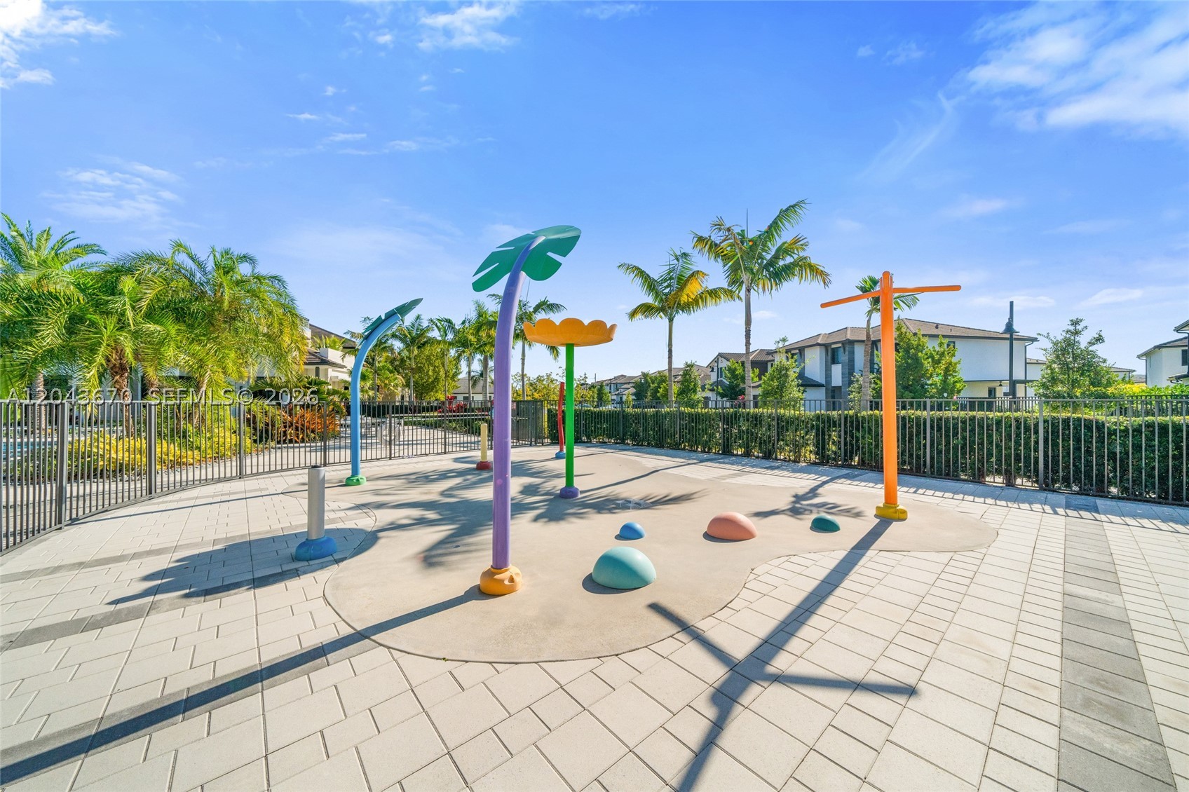 DOWNTOWN DORAL SOUTH PHAS - Residential