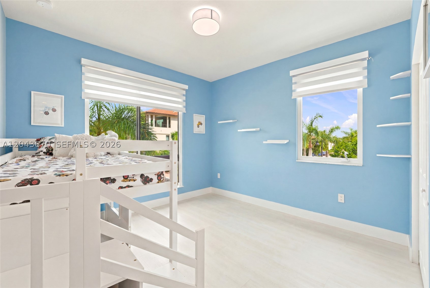 DOWNTOWN DORAL SOUTH PHAS - Residential