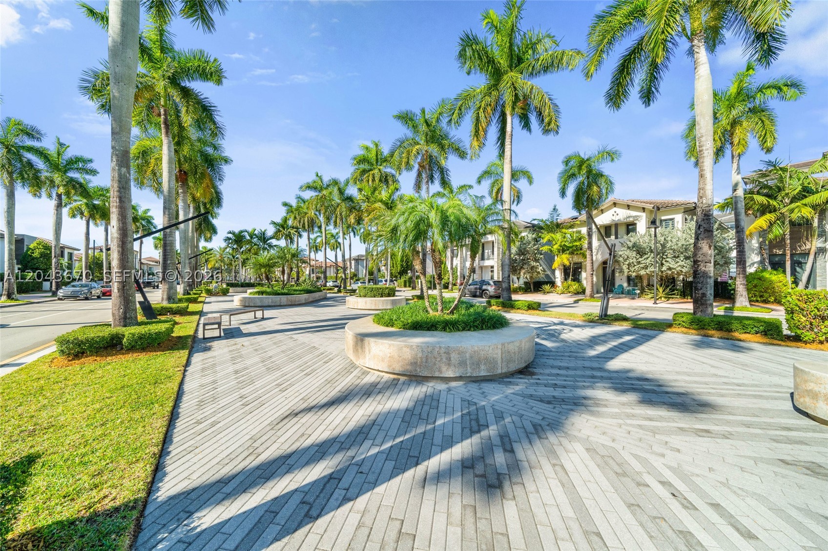 DOWNTOWN DORAL SOUTH PHAS - Residential