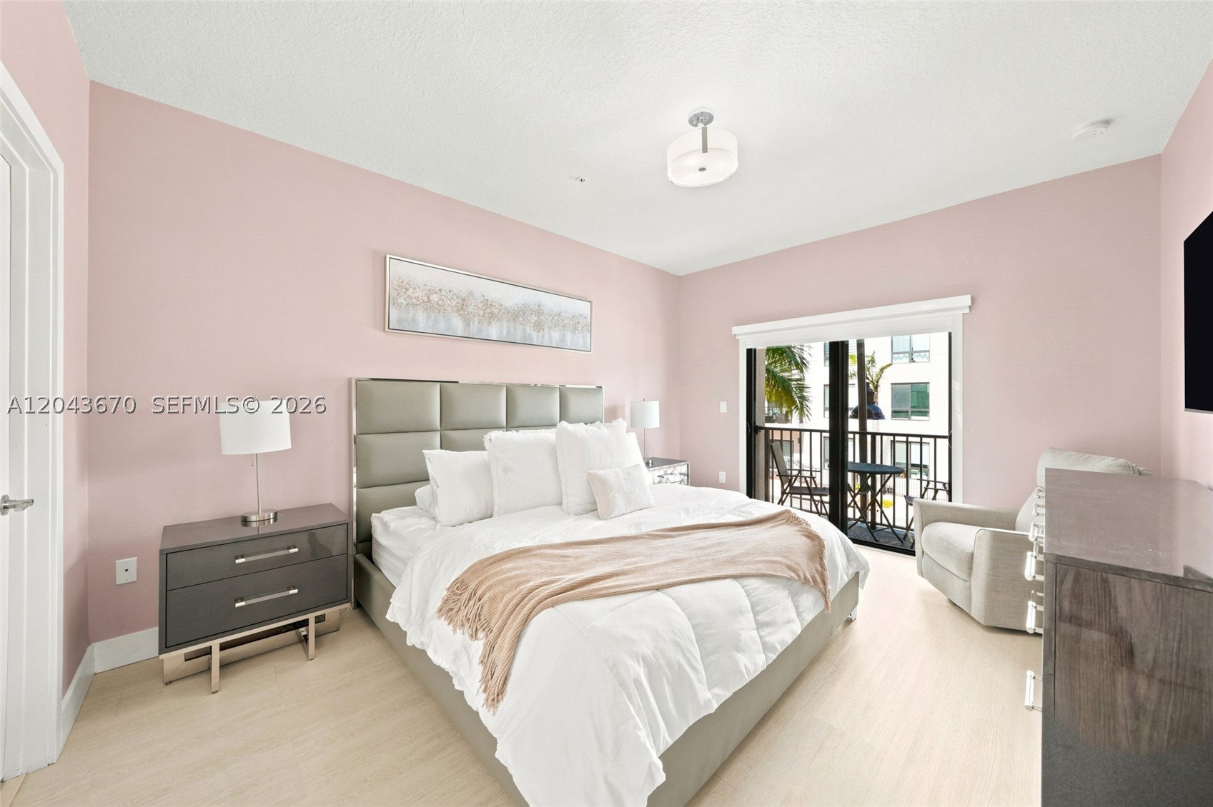 DOWNTOWN DORAL SOUTH PHAS - Residential