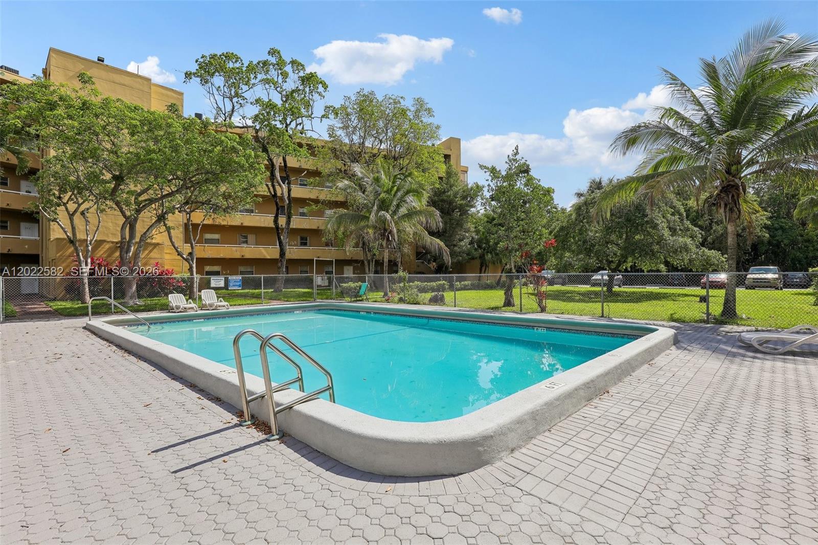 OAKS CONDO - Land