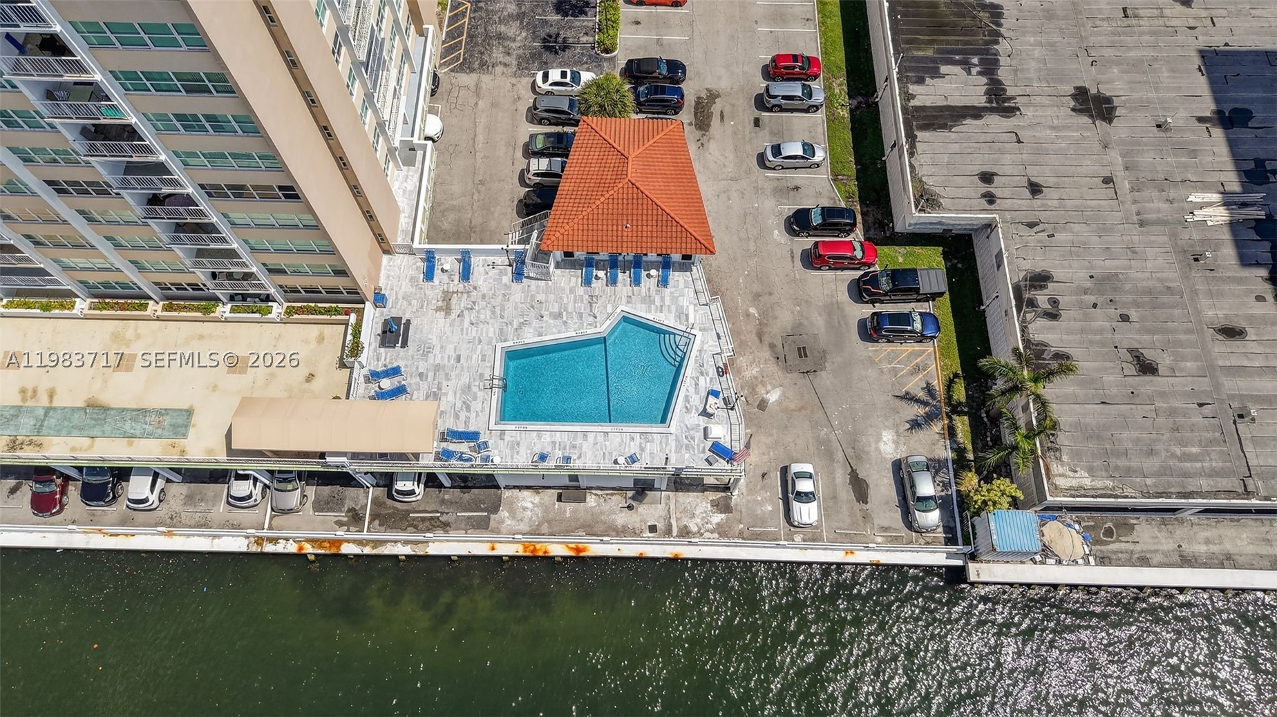 TRAFALGAR TOWERS CONDOMIN - Residential