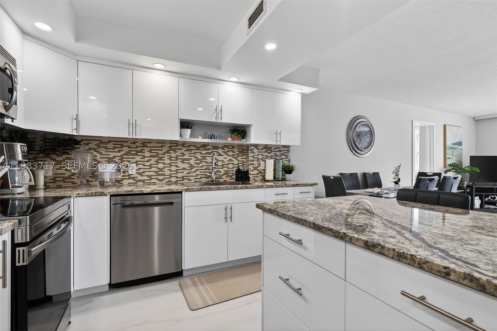 TRAFALGAR TOWERS CONDOMIN - Residential
