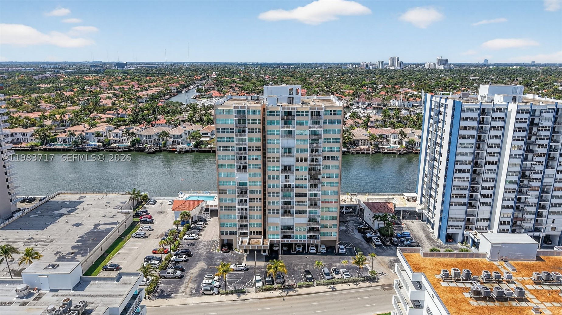 TRAFALGAR TOWERS CONDOMIN - Residential