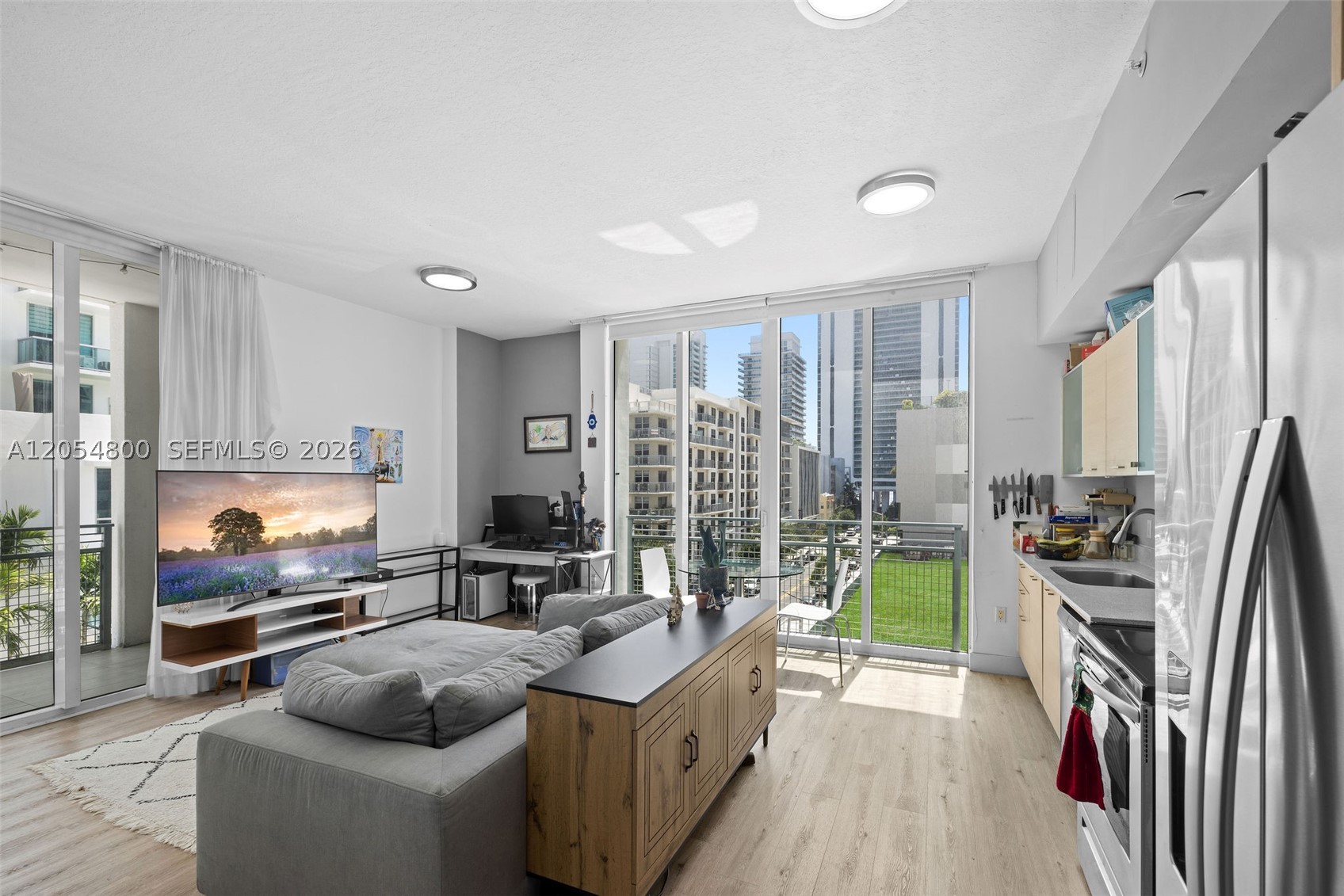 CITY 24 CONDO - Residential