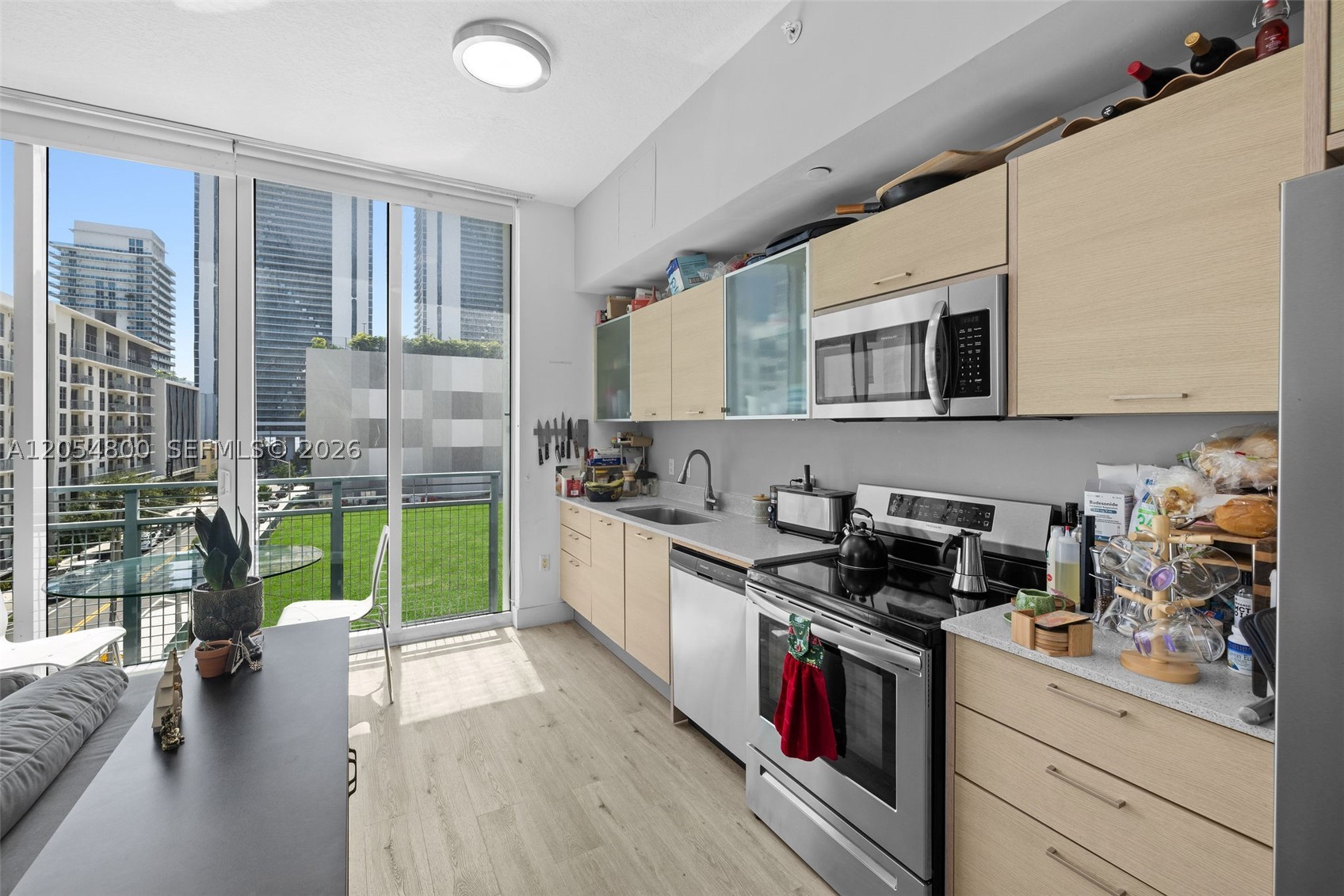CITY 24 CONDO - Residential