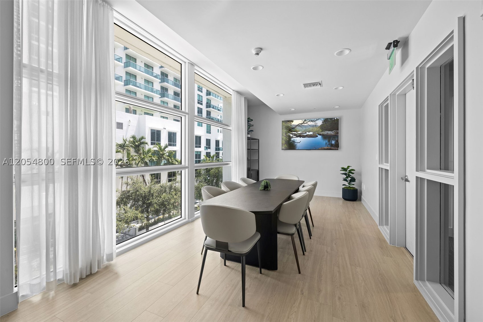 CITY 24 CONDO - Residential