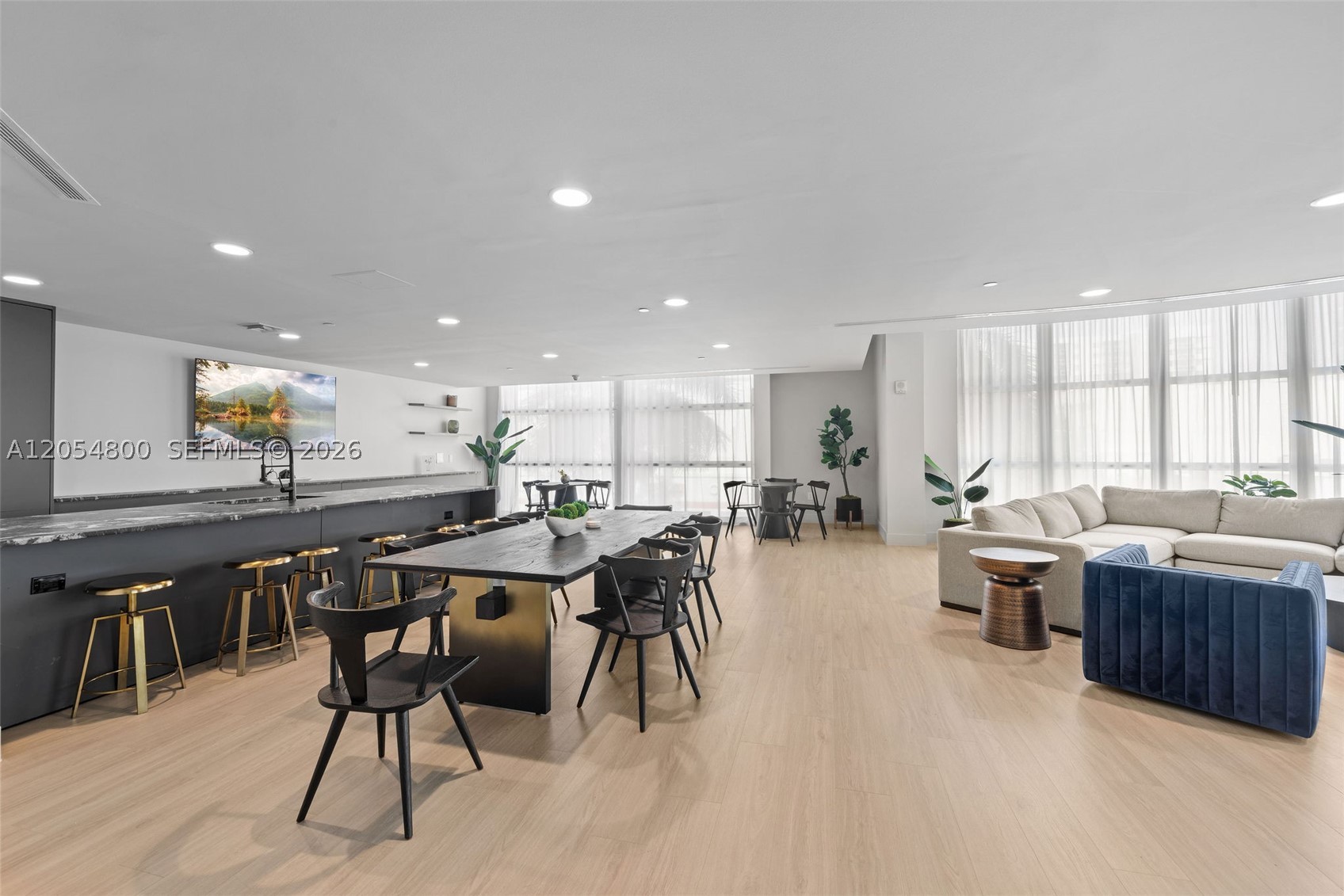 CITY 24 CONDO - Residential