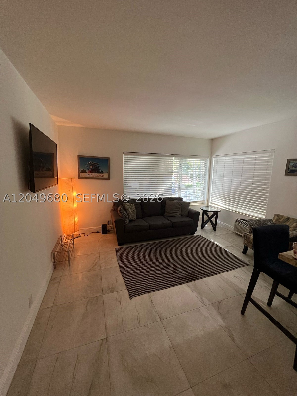 FASHION CONDO - Residential Lease