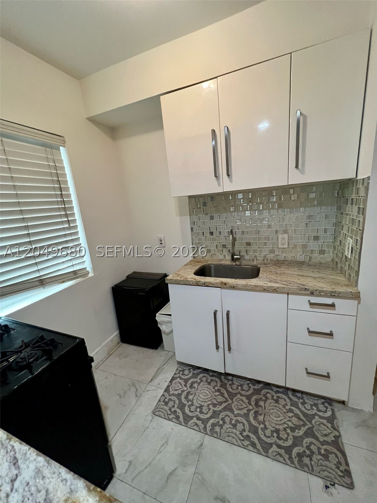 FASHION CONDO - Residential Lease