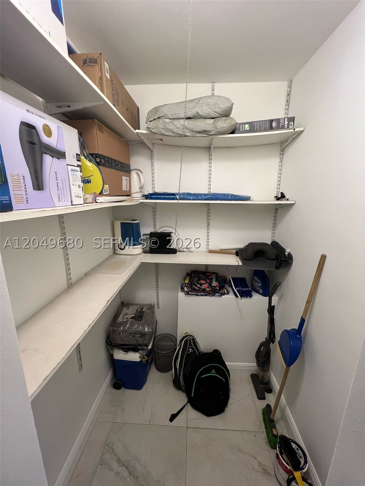 FASHION CONDO - Residential Lease