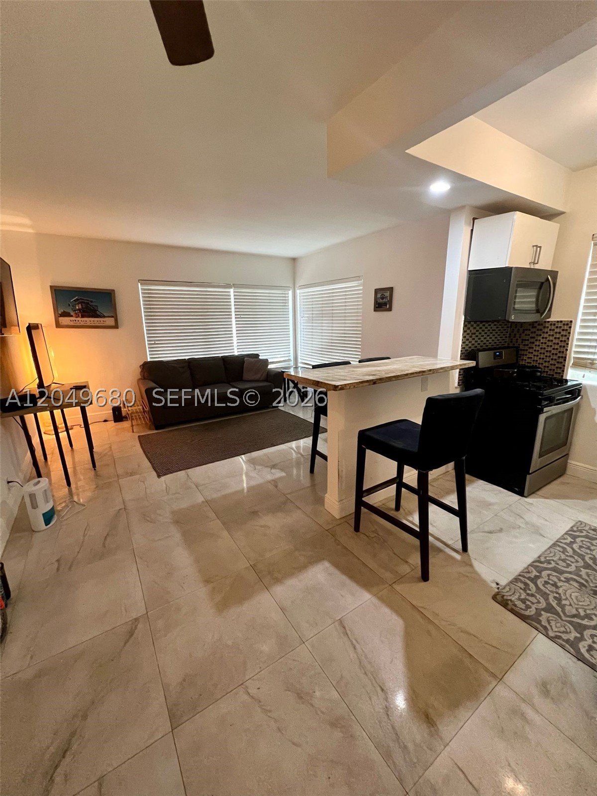 FASHION CONDO - Residential Lease