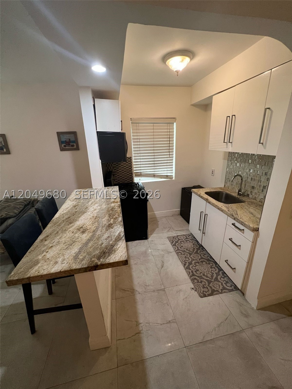 FASHION CONDO - Residential Lease