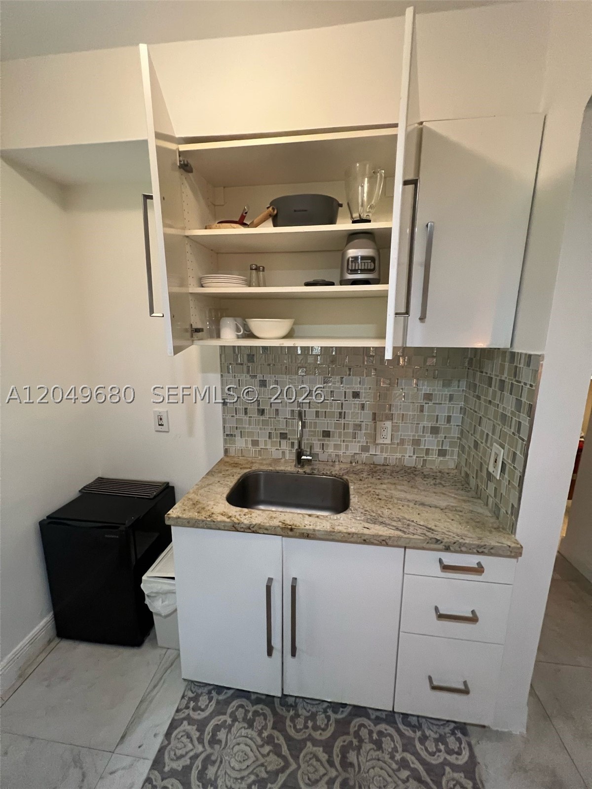 FASHION CONDO - Residential Lease