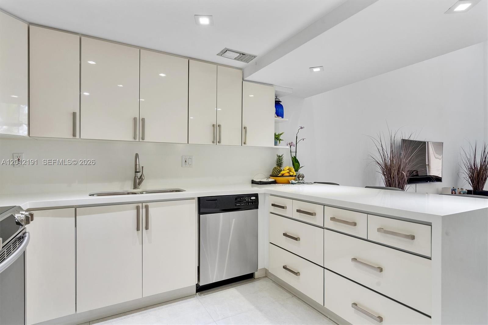 CORONADO CONDO- TOWER II - Residential