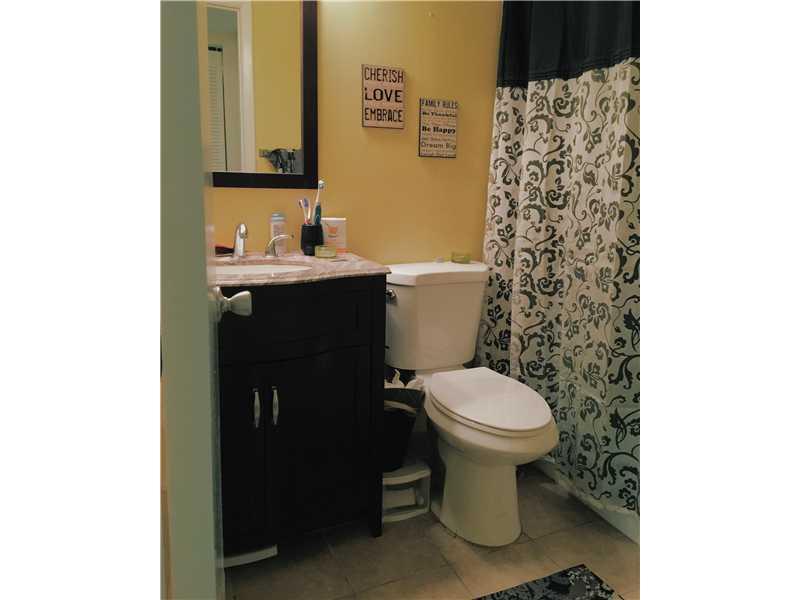 *** Super Clean and Beautiful Condo *** Washer and dryer inside the unit. Renovated Bathrooms, New Appliances, and Kitchen.  Family friendly Community with clubhouse, pool and tennis court. Pets Not Permitted by Condo.  Water service not included with ren t  payments. Fast association approval. A must see. No Evictions or Criminal History, Will Check.