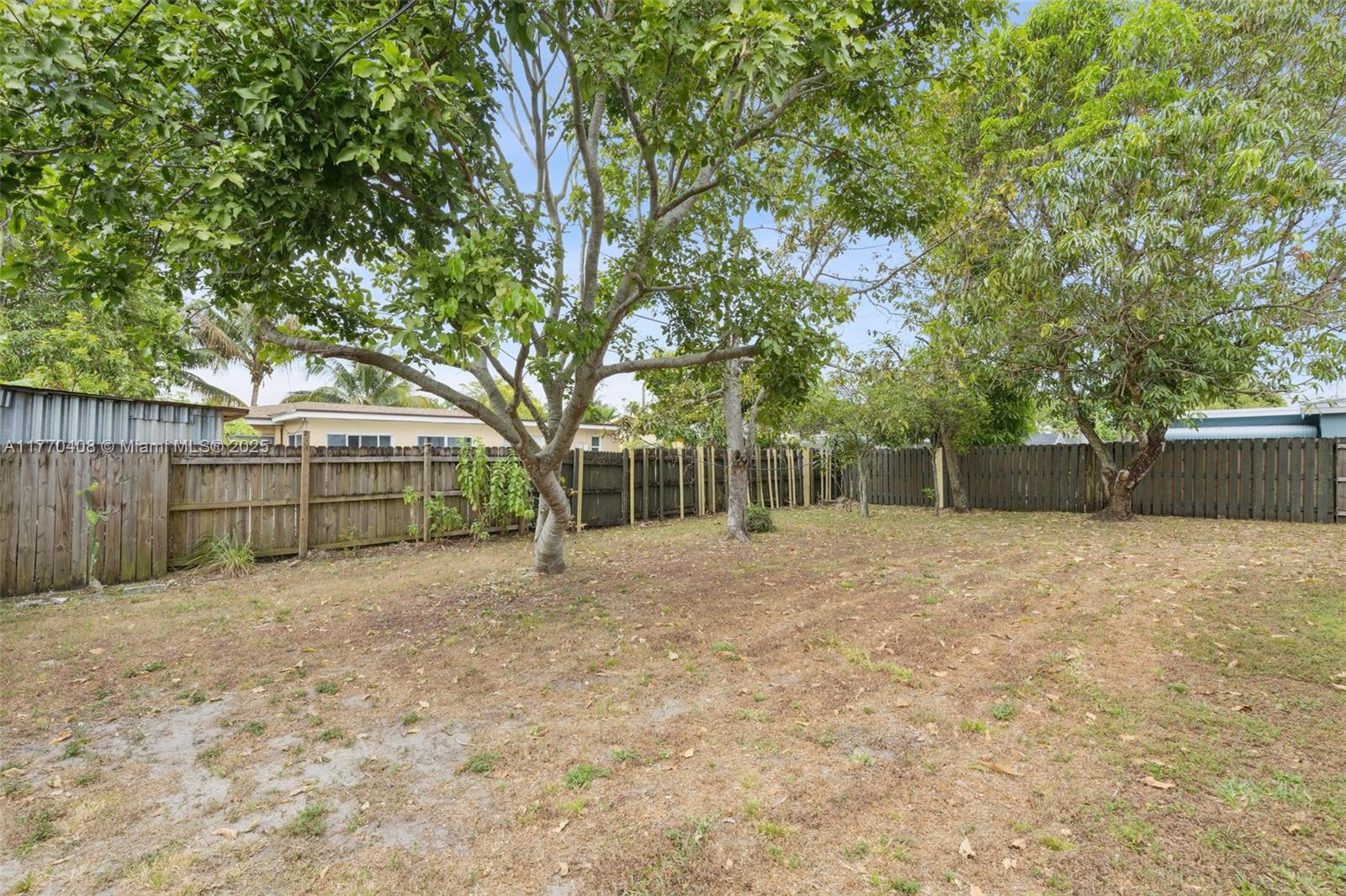 SUNRISE GOLF VILLAGE SEC - Residential