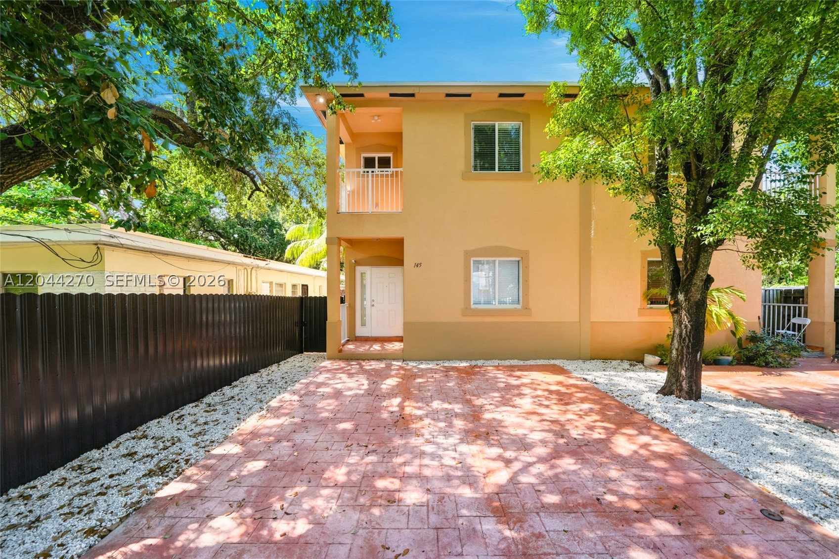 DIXIE WAYSIDE TRACK - Residential Lease