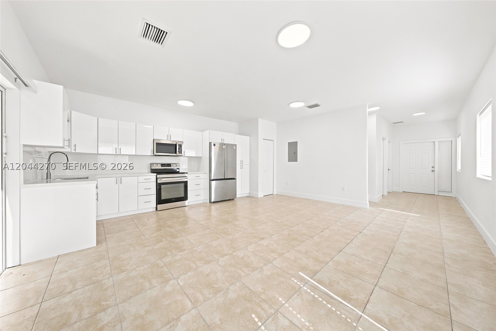DIXIE WAYSIDE TRACK - Residential Lease