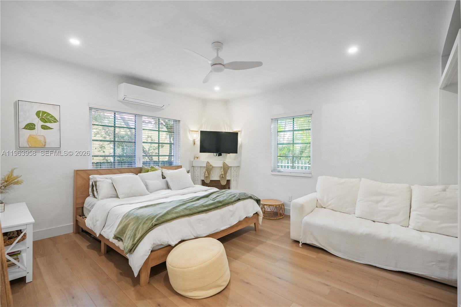 ESPANOLA COURT CONDO - Residential Lease