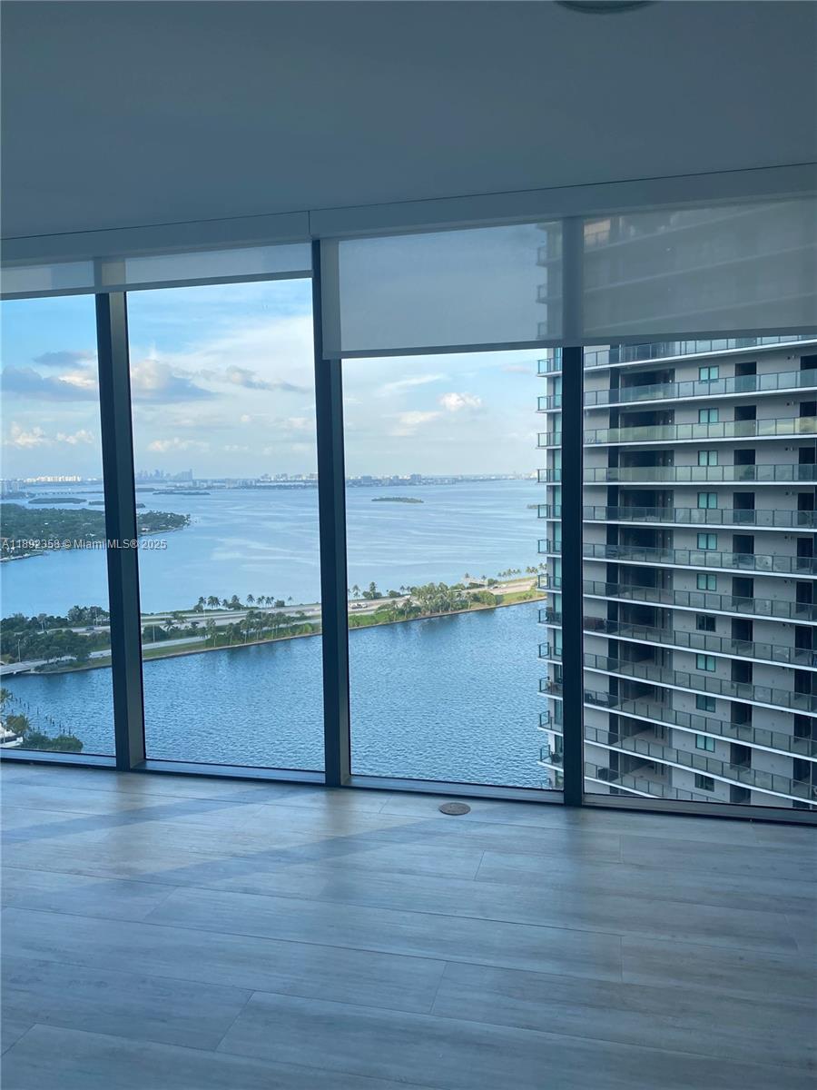 PARAISO BAY CONDO - Residential