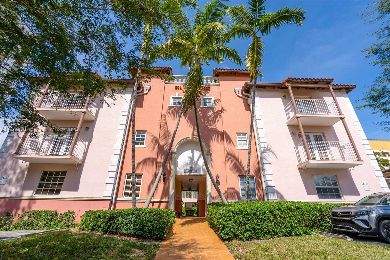 29 SANTILLANE AVENUE COND - Residential