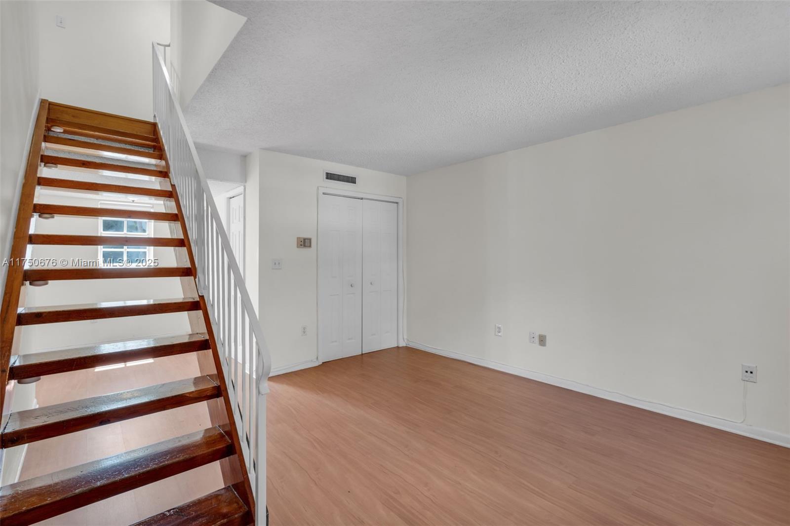 29 SANTILLANE AVENUE COND - Residential