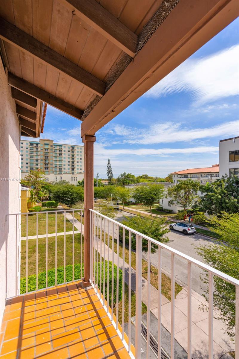 29 SANTILLANE AVENUE COND - Residential